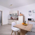 Apartment Mely *