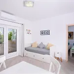 Mely Apartment