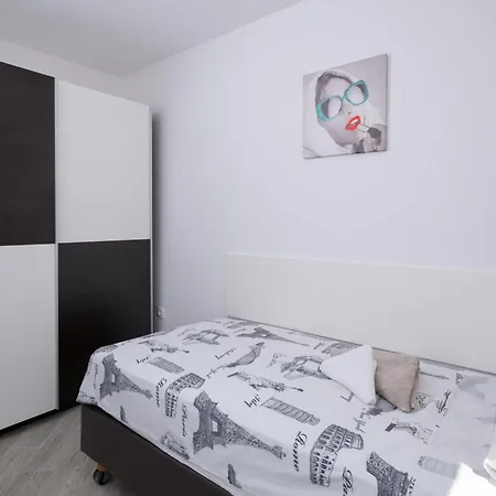 Mely Apartment *
