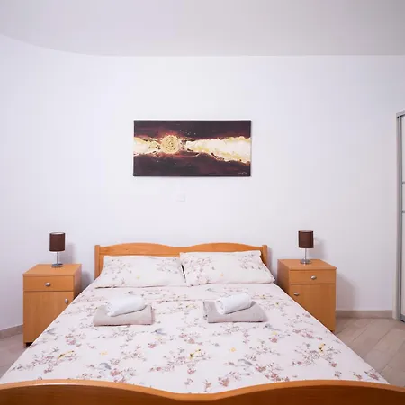 Mely Appartement Ražanac